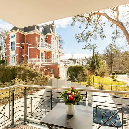 Quartier Eichenweg App 3 アパート *